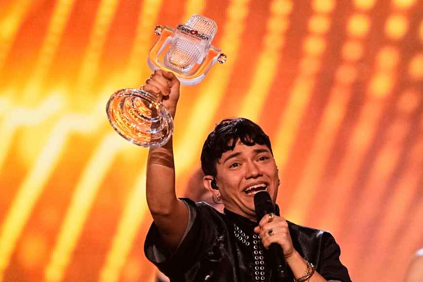 JJ feiert den Sieg beim ESC